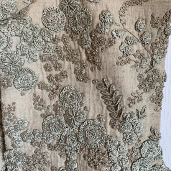 Men’s Sabyasachi Kurta set with embroidered vest in floral print. - Picture 7 of 16